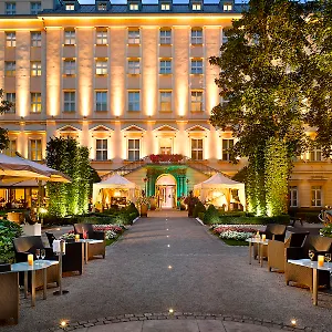 The Grand - The Leading Of The World Отель